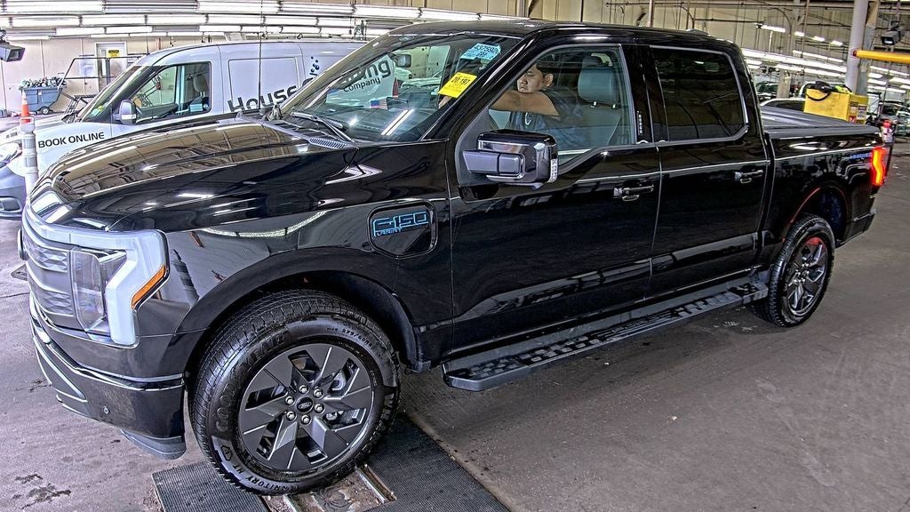 2025 Ford F-150 Lightning Lariat