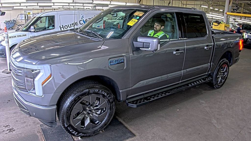 2025 Ford F-150 Lightning Lariat