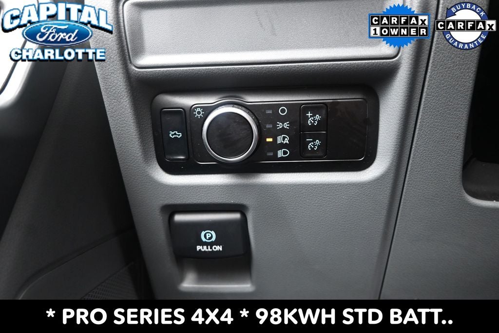 2025 Ford F-150 Lightning Pro