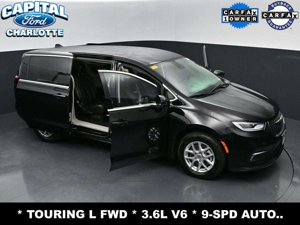 2024 Chrysler Pacifica Touring L