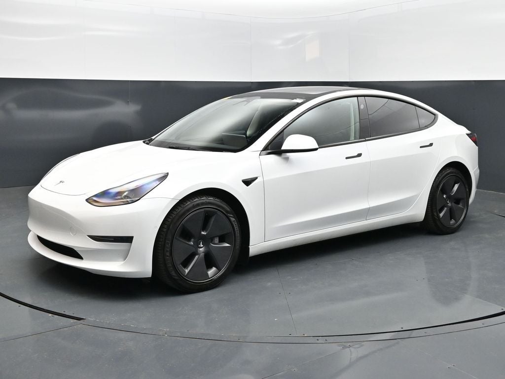 2021 Tesla Model 3 Standard Range Plus's photo