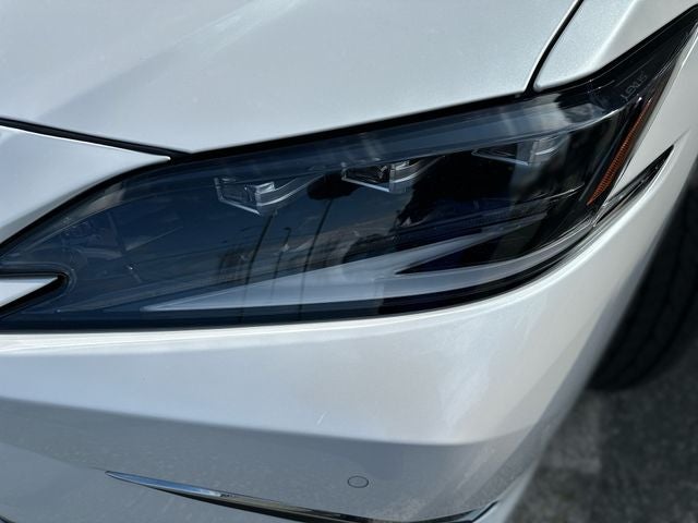 2024 Lexus ES 300h Ultra Luxury