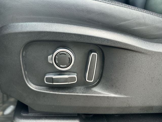 2024 Land Rover Defender 130 Outbound