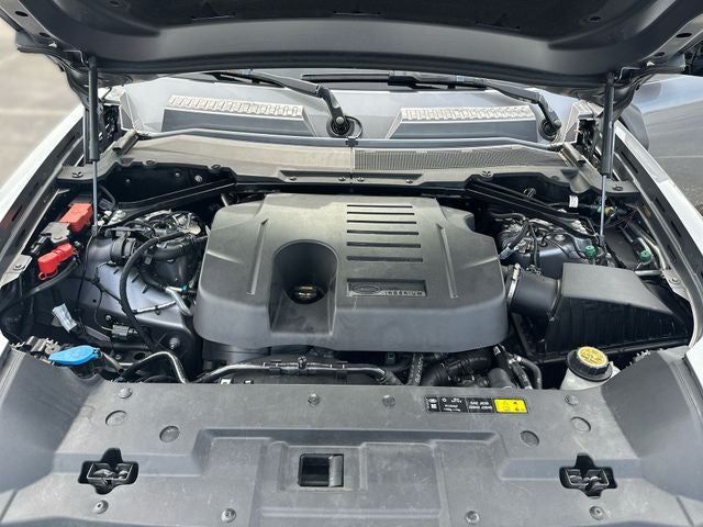 2024 Land Rover Defender 130 Outbound