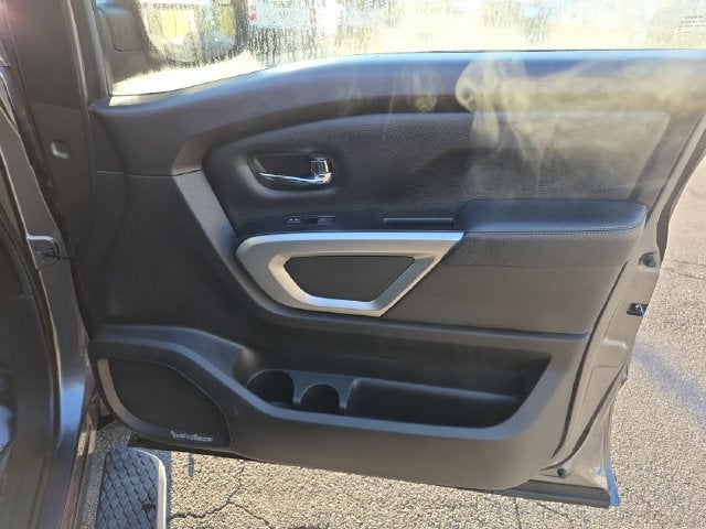 2017 Nissan Titan SL
