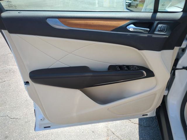 2015 Lincoln MKC Base