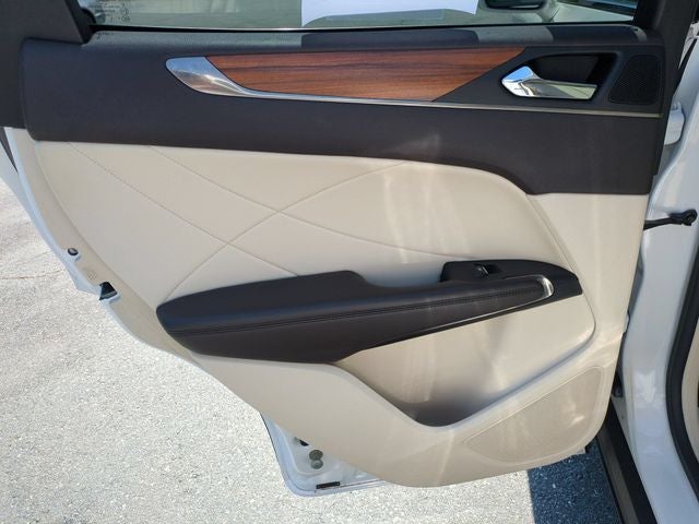 2015 Lincoln MKC Base