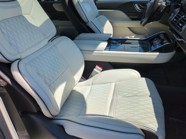 2022 Lincoln Navigator Black Label
