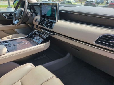 2023 Lincoln Navigator L Reserve