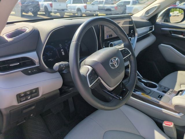 2023 Toyota Highlander Platinum