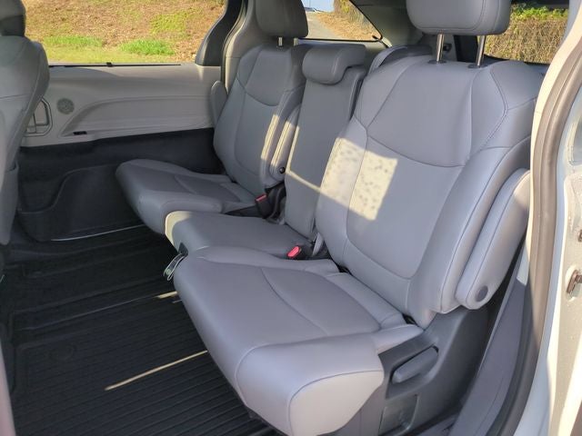 2023 Toyota Sienna XLE 8 Passenger