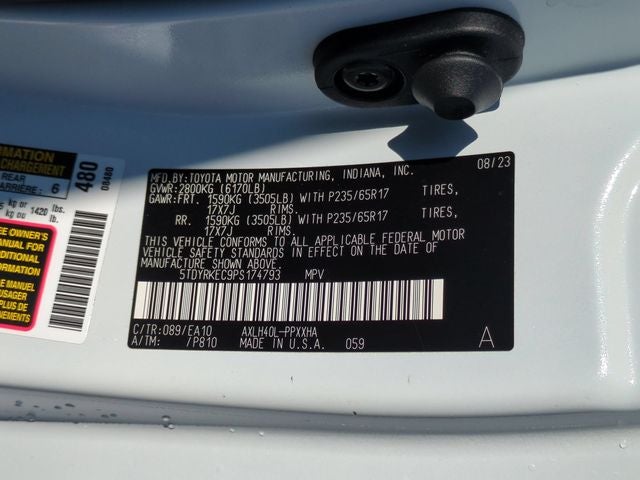 2023 Toyota Sienna XLE 8 Passenger