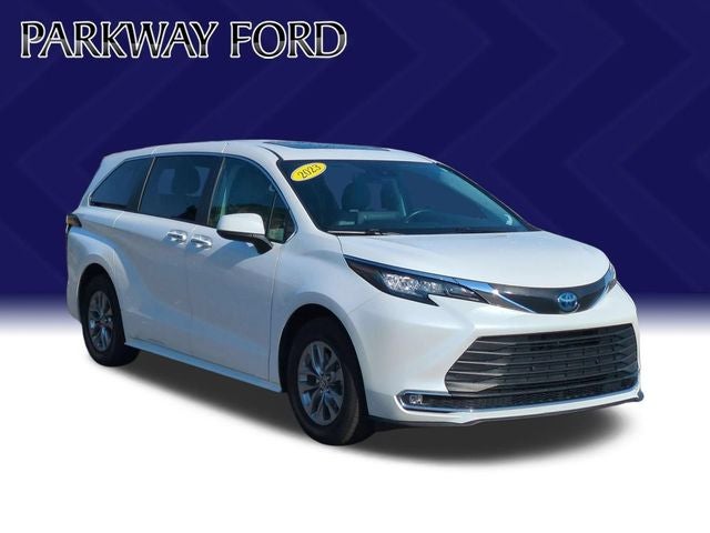 2023 Toyota Sienna XLE 8 Passenger