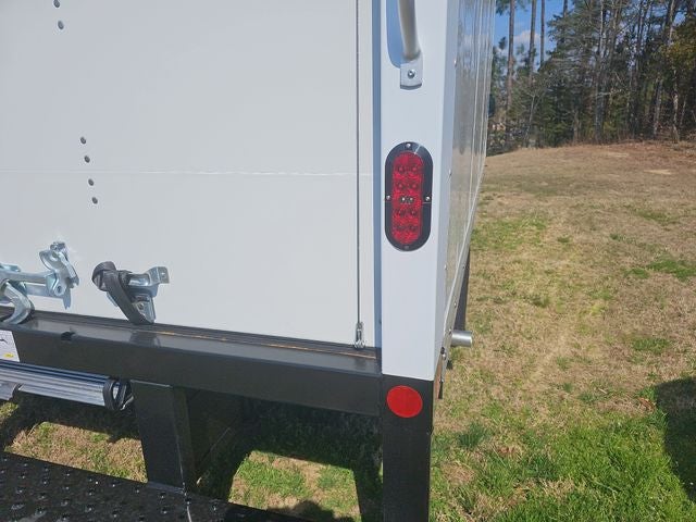 2026 Ford E-350SD Base Cutaway