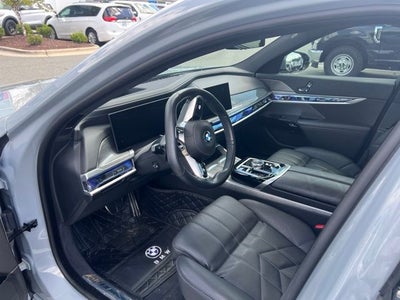 2025 BMW 7 Series 740i