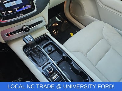 2017 Volvo XC90 T6 Momentum