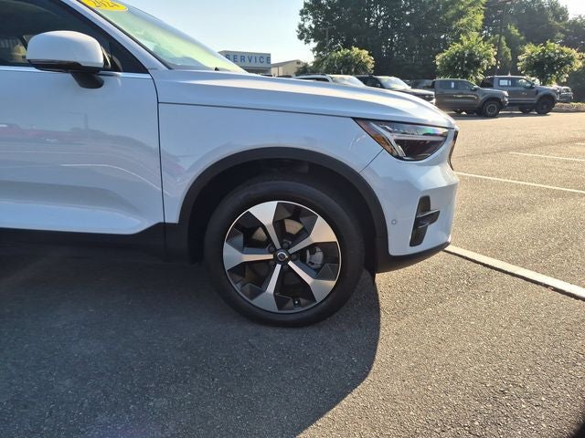 2024 Volvo XC40 B5 Plus Bright Theme