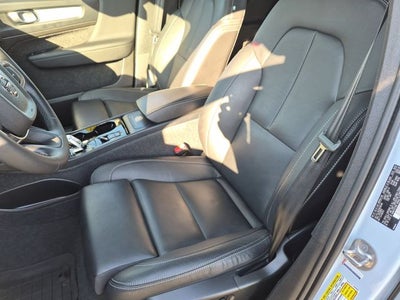 2024 Volvo XC40 B5 Plus Bright Theme