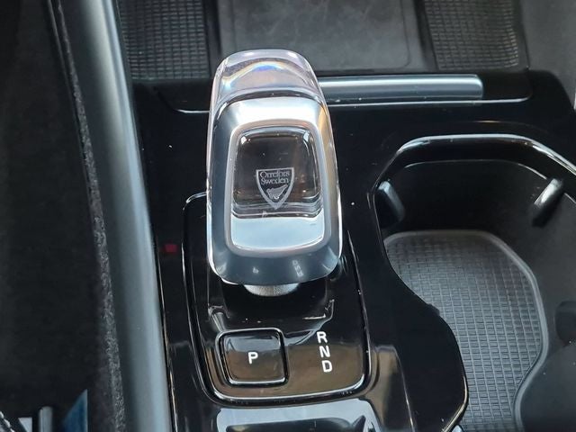 2024 Volvo XC40 B5 Plus Bright Theme